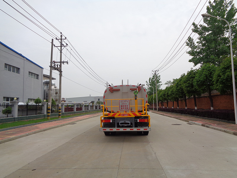 XZL5183GPSBEV型純電動(dòng)綠化噴灑車(chē)